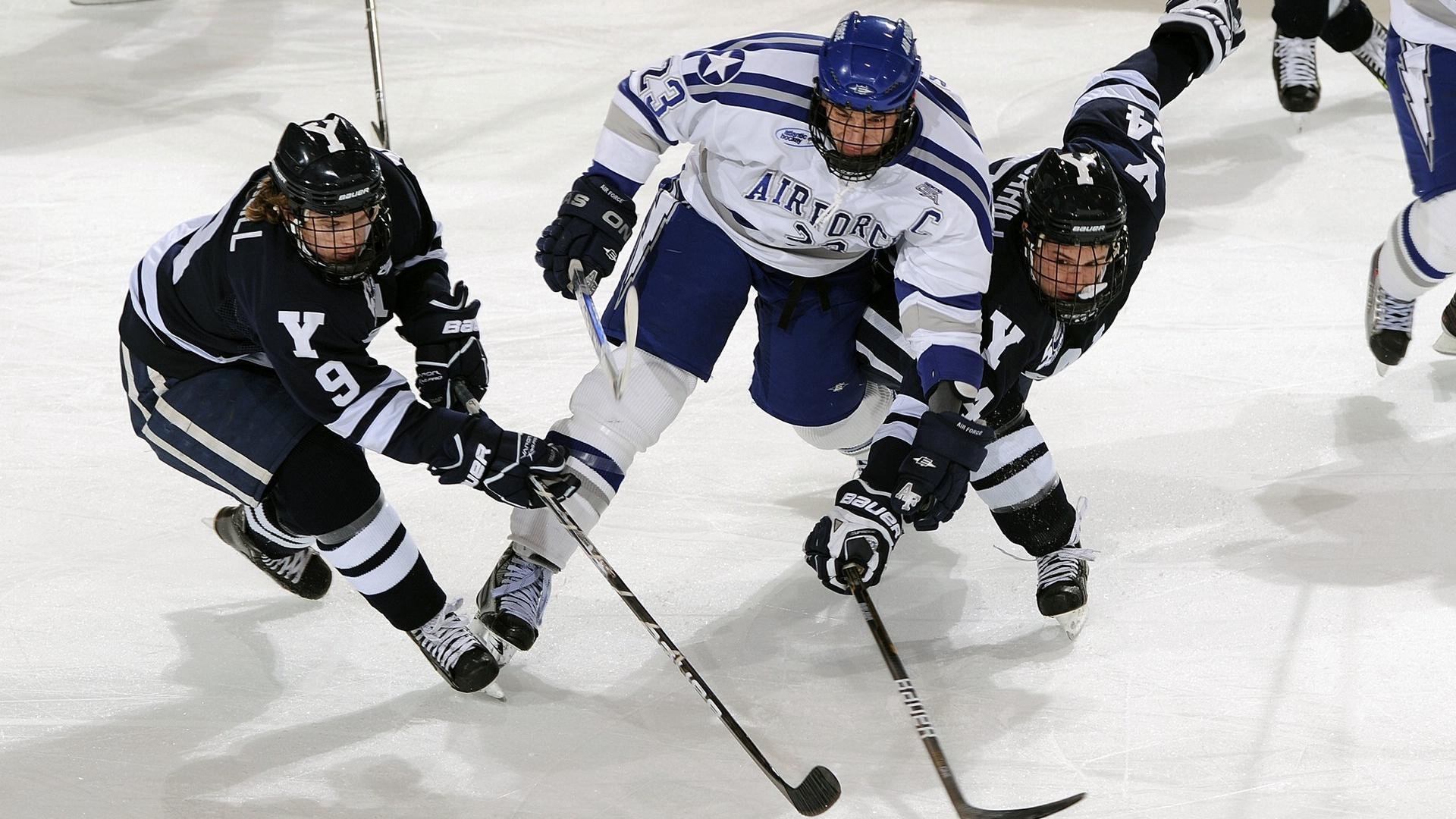 最刺激瞬间：比赛中的绝妙配合令观众惊叹，比赛刺激的成语